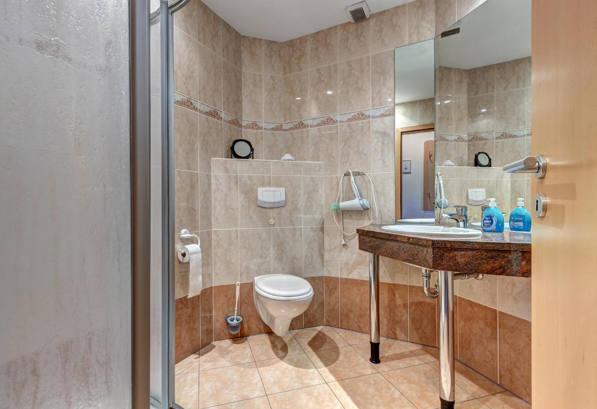 Haus Ostseeglueck - Ferienwohnung Mittagssonne Mit Gemeinschaftssauna Loddin Dış mekan fotoğraf